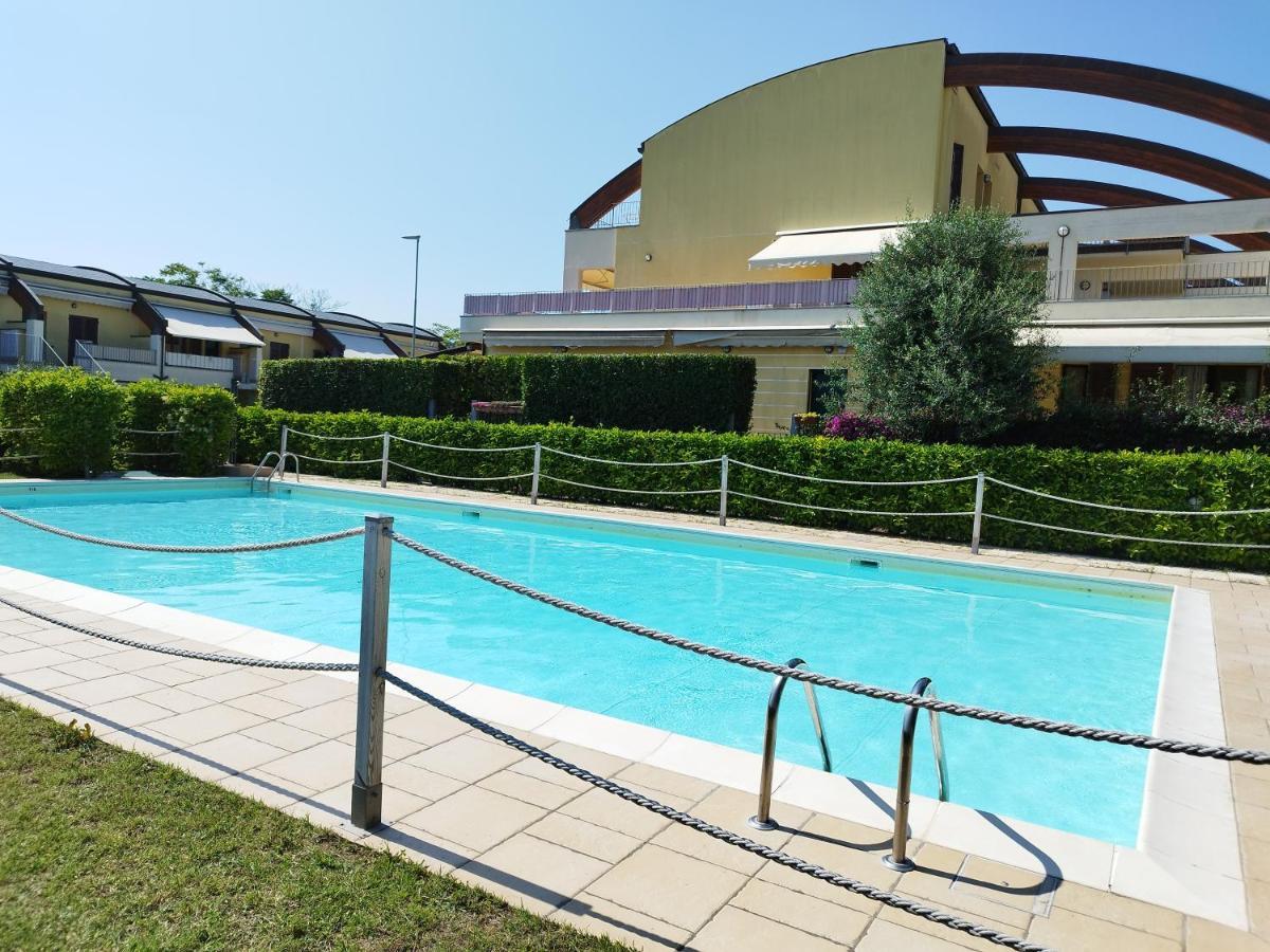 Appartamento L'Azalea - A Due Passi Da Numana Con Grande Terrazzo E Piscina Condominiale Stagionale Sirolo Luaran gambar